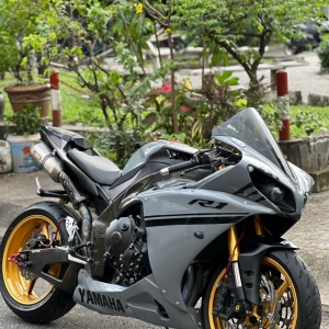 Yamaha r1 2010, HQCN , chính chủ sang tên , nhiều đồ chơi 