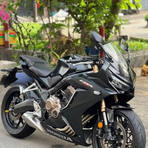 Honda cbr650r 2021 - odo 5k9